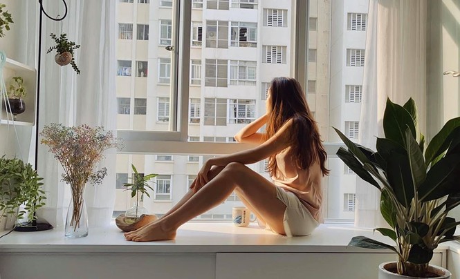 Á hậu Tường San đăng ảnh đón Valentine sớm, khoe khéo vòng 1 gợi cảm - ảnh 3