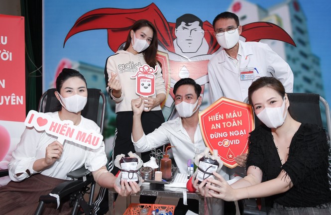 Sau khi hoãn cưới vì Covid, Ngọc Hân cùng các nghệ sĩ đi hiến máu giữa mùa dịch - ảnh 7