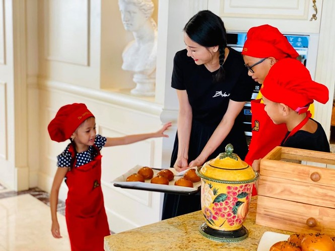 Hà Kiều Anh cùng gia đình cách ly xã hội tại biệt thự sát biển ở Vũng Tàu - ảnh 3