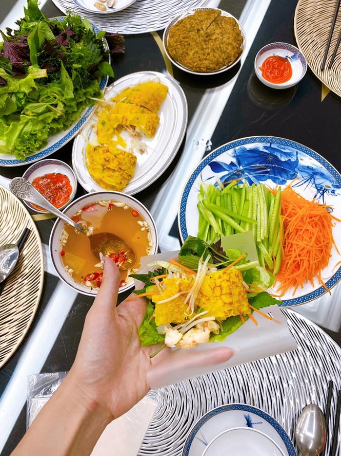 Hà Kiều Anh cùng gia đình cách ly xã hội tại biệt thự sát biển ở Vũng Tàu - ảnh 10