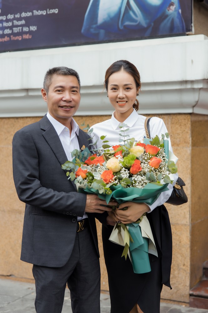 Bạn gái kém 15 tuổi nói lời 'mật ngọt' khi Công Lý lên chức phó Giám đốc - ảnh 1