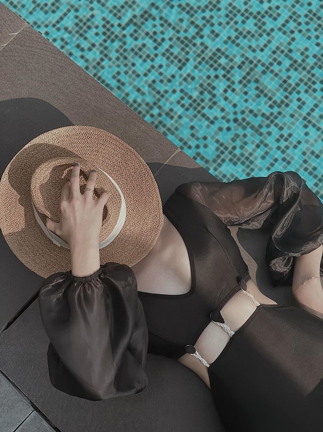 Á hậu Phương Nga 'tái xuất' với tạo hình công chúa tóc xù, khoe khéo thềm ngực gợi cảm - ảnh 9