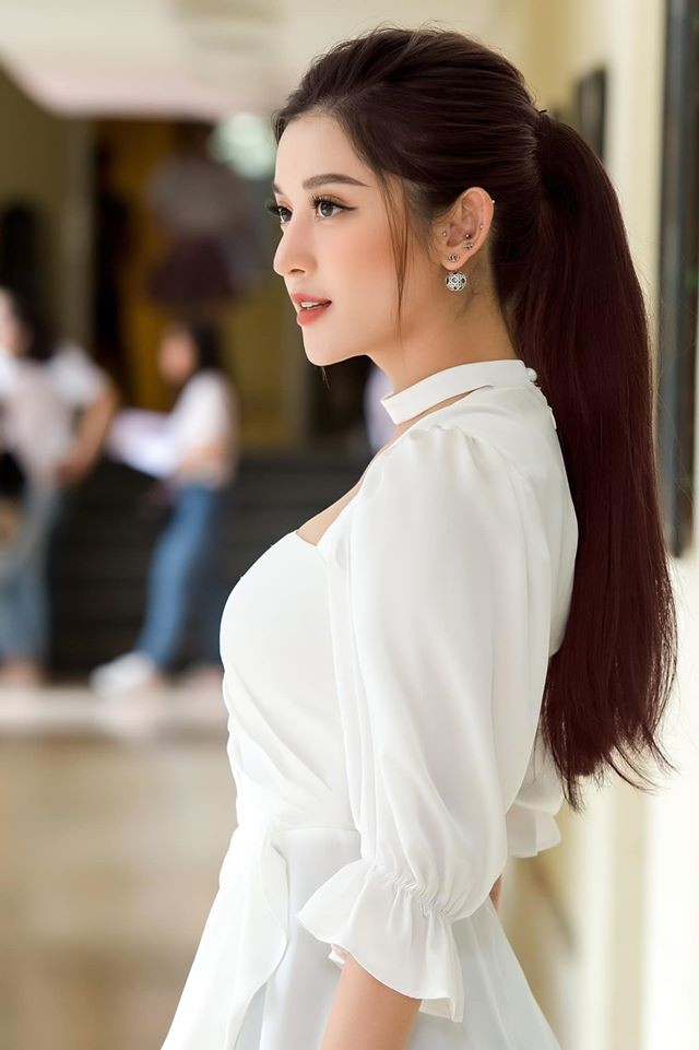 Hoa hậu Diễm Hương hoá gái Nhật, H'Hen Niê rạng rỡ mặc áo xanh tình nguyện - ảnh 8