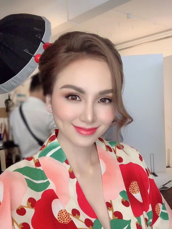 Hoa hậu Diễm Hương hoá gái Nhật, H'Hen Niê rạng rỡ mặc áo xanh tình nguyện - ảnh 1