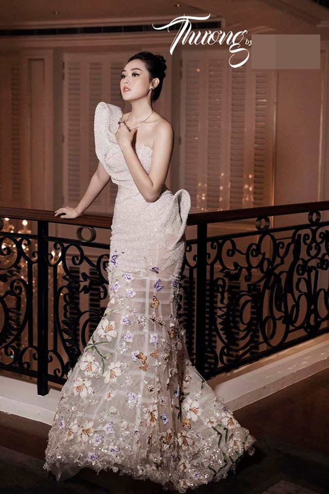 Hoa hậu Diễm Hương diện váy hồng trễ nải 'bỏng mắt' khiến fans 'phát sốt' - ảnh 11