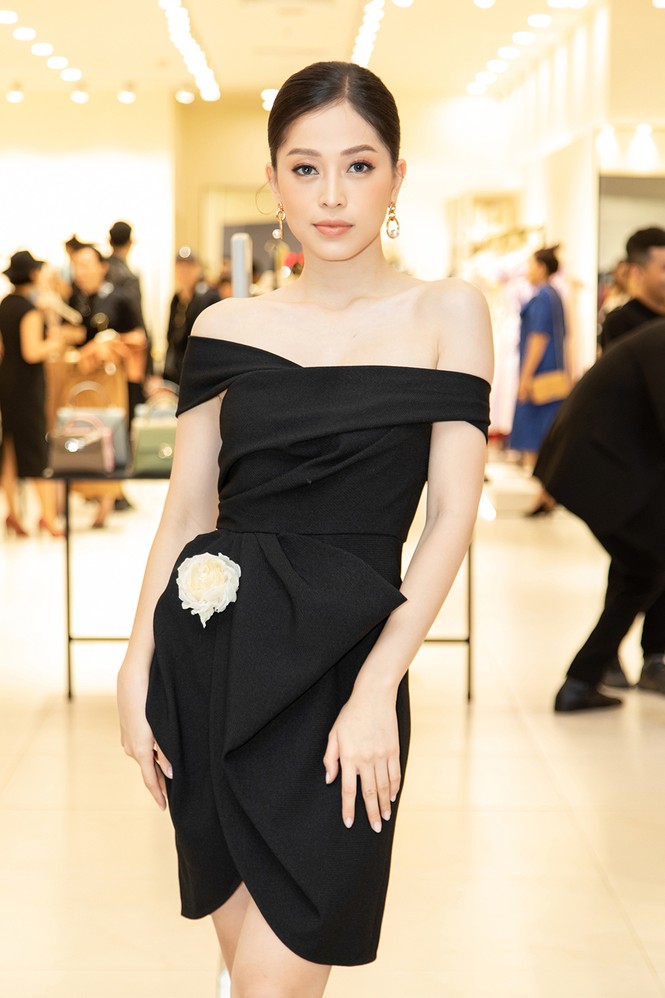 Á hậu Phương Nga diện váy bó sát gợi cảm, đọ sắc cùng dàn mỹ nhân tại sự kiện - ảnh 1