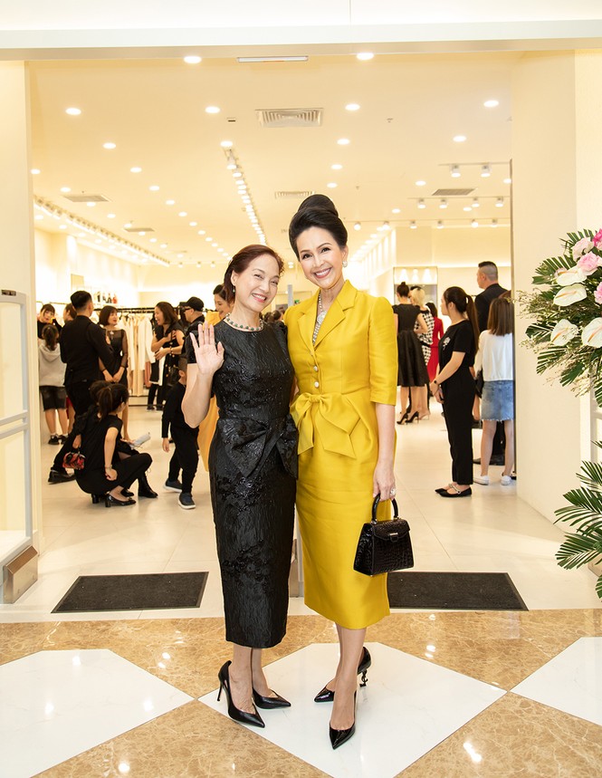 Á hậu Phương Nga diện váy bó sát gợi cảm, đọ sắc cùng dàn mỹ nhân tại sự kiện - ảnh 3
