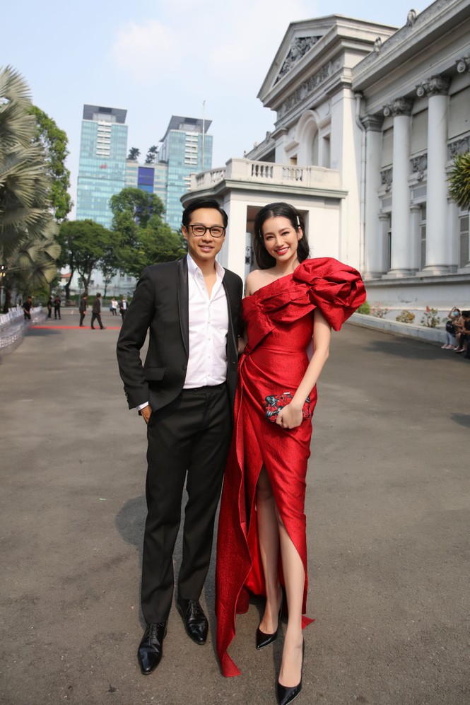 Đỗ Thị Hà diện váy đỏ rực khoe chân dài miên man, đọ sắc đàn chị Tiểu Vy-Hà Kiều Anh - ảnh 12