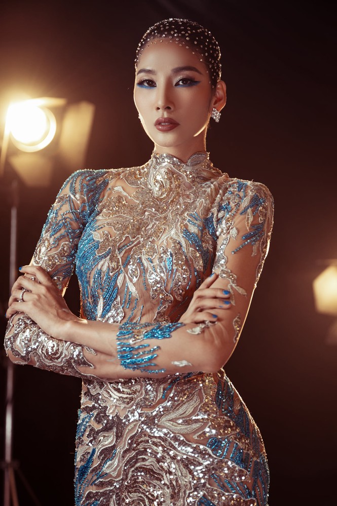 Đỗ Thị Hà nền nã với áo dài, Hoàng Thuỳ diện váy xuyên thấu hoá 'mỹ nhân ngư' - ảnh 3