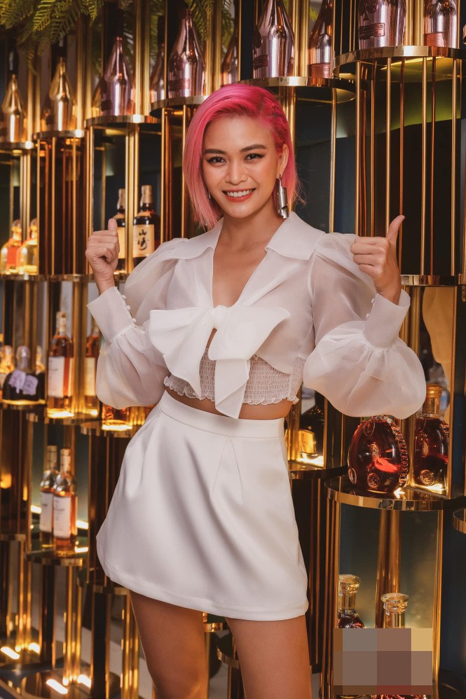 Hoa hậu Đỗ Thị Hà lộng lẫy tựa 'nữ thần', Á hậu Ngọc Thảo diện váy xẻ khoe chân dài 1m11 - ảnh 15