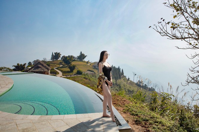 Hoa hậu Đỗ Thị Hà lộng lẫy tựa 'nữ thần', Á hậu Ngọc Thảo diện váy xẻ khoe chân dài 1m11 - ảnh 4