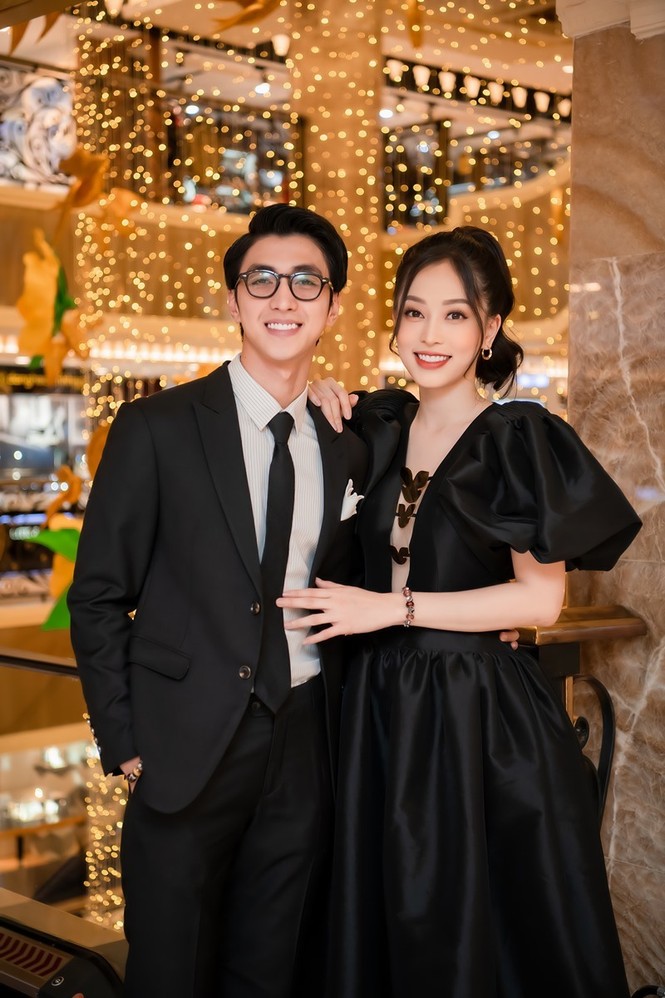 Hoa hậu Đỗ Thị Hà lộng lẫy tựa 'nữ thần', Á hậu Ngọc Thảo diện váy xẻ khoe chân dài 1m11 - ảnh 11