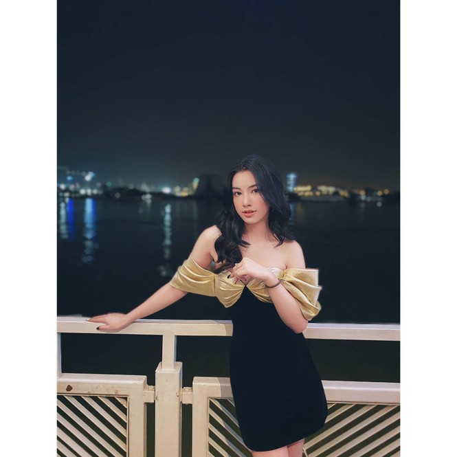 Tiểu Vy khoe thần thái 'đỉnh cao' tựa fashionista, Cẩm Đan vai trần quyến rũ - ảnh 5