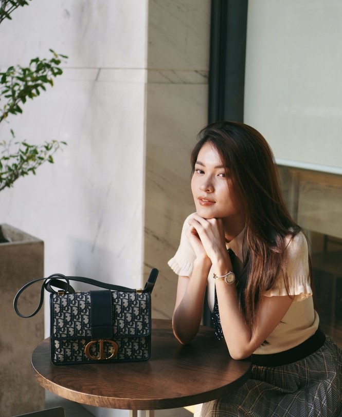Tiểu Vy khoe thần thái 'đỉnh cao' tựa fashionista, Cẩm Đan vai trần quyến rũ - ảnh 15