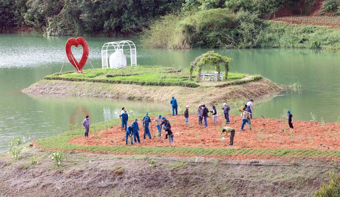 Cả chục doanh nghiệp 'băm nát' thắng cảnh quốc gia hồ Tuyền Lâm - ảnh 4