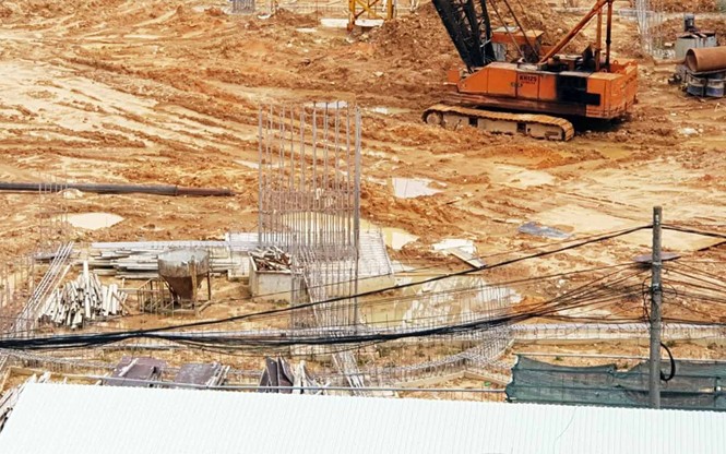 Khách sạn 5 sao thi công không phép trên 'đất vàng' - ảnh 1