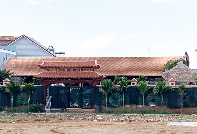 Tháo dỡ các công trình làm sai lệch công năng Bến xe Di Linh - ảnh 3