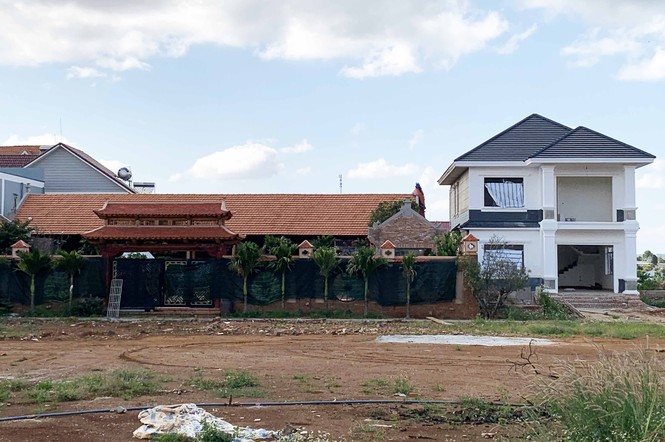 Sai lệch công năng bến xe Di Linh, kiểm điểm xử lý việc cấp phép xây dựng - ảnh 3