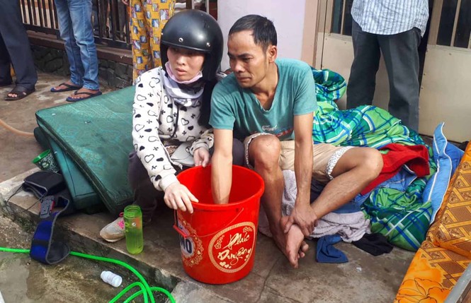 Quên tắt bếp ga, ngôi nhà trong hẻm sâu ở Đà Lạt bốc cháy dữ dội - ảnh 2