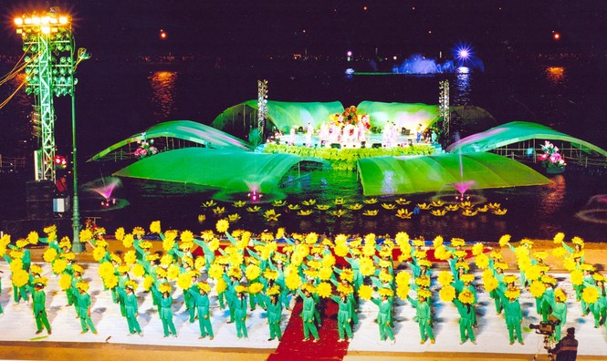 Cho học sinh toàn thành phố Đà Lạt nghỉ học để khai mạc Festival hoa - ảnh 1