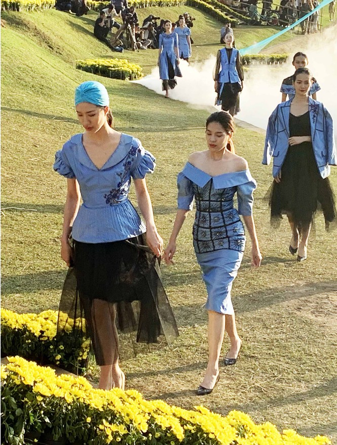 Vẻ đẹp tơ lụa Việt Nam khoe sắc giữa thiên nhiên Đà Lạt huyền ảo - ảnh 1