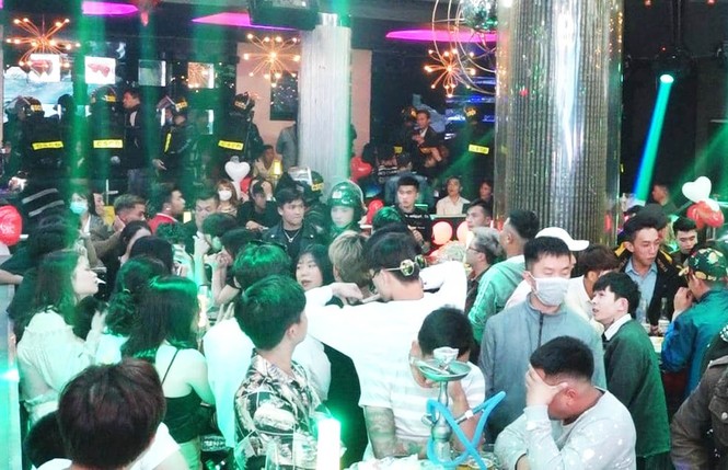Đột kích quán bar Rain Đà Lạt, phát hiện gần 100 thanh niên phê ma túy - ảnh 2