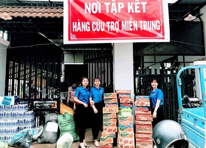 Nhiều chuyến xe 0 đồng chở hàng cứu trợ miền Trung - ảnh 2