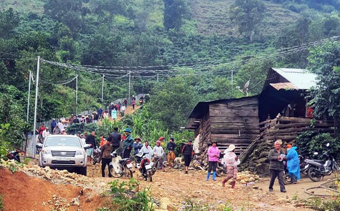 Tháo dỡ 12 căn nhà kiên cố tại ngôi làng 'mọc' chui trên đất rừng - ảnh 3