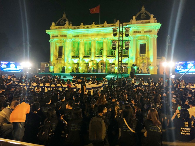 Những hình ảnh ấn tượng tại Giờ Trái Đất 2019 - ảnh 2
