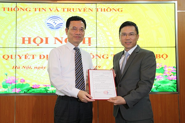 Bộ trưởng TT&TT trao quyết định bổ nhiệm Tổng biên tập báo VietNamNet - ảnh 1