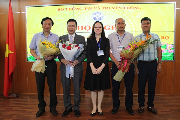 Bộ trưởng TT&TT trao quyết định bổ nhiệm Tổng biên tập báo VietNamNet - ảnh 2