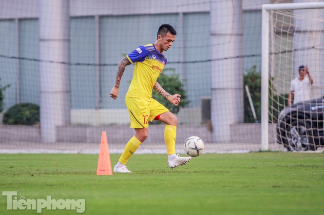 Tuyển Việt Nam 'luyện binh' trong ngày vắng bóng thầy Park - ảnh 9