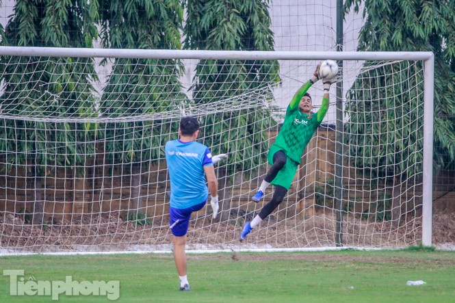 Tuyển Việt Nam 'luyện binh' trong ngày vắng bóng thầy Park - ảnh 11