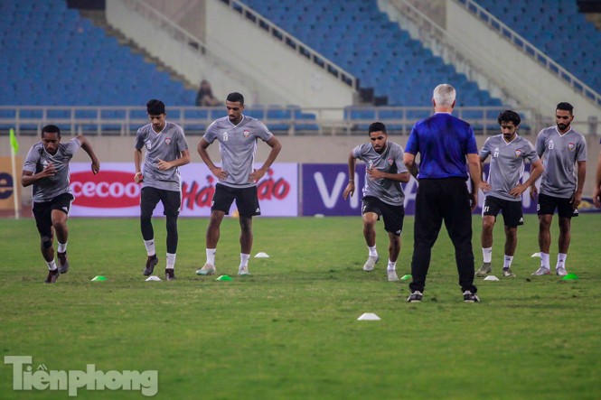 Mục kích UAE 'luyện công' trước trận đấu với tuyển Việt Nam - ảnh 7