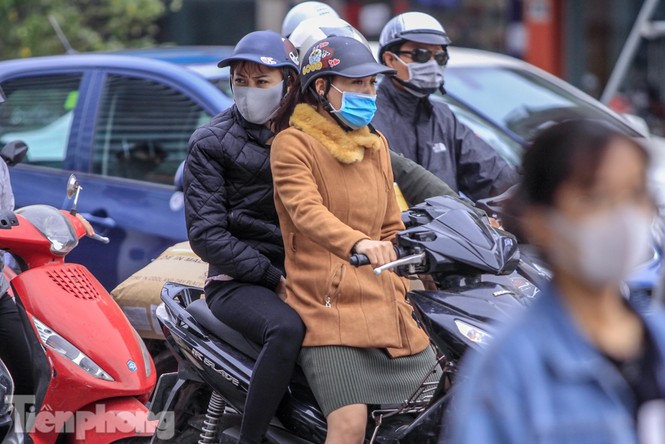 Hà Nội đón không khí lạnh: 'Đã nghe rét mướt luồn trong gió' - ảnh 6