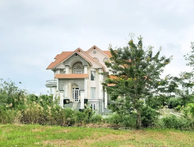 Tình tiết mới vụ biệt thự của đại gia Sông Đốc nghi bị nã đạn vào cửa - ảnh 1