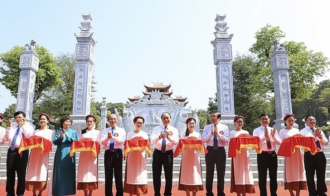Thủ tướng dự khánh thành đền thờ Gia tiên Chủ tịch Hồ Chí Minh - ảnh 1
