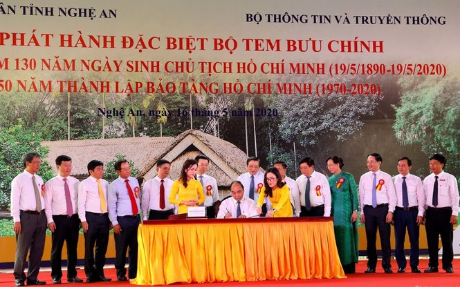 Thủ tướng dự khánh thành đền thờ Gia tiên Chủ tịch Hồ Chí Minh - ảnh 4