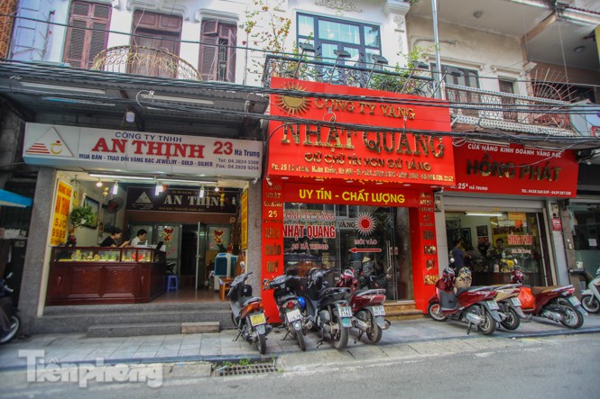 Phố vàng Hà Nội đìu hiu giữa 'cơn bão' giá lịch sử - ảnh 1