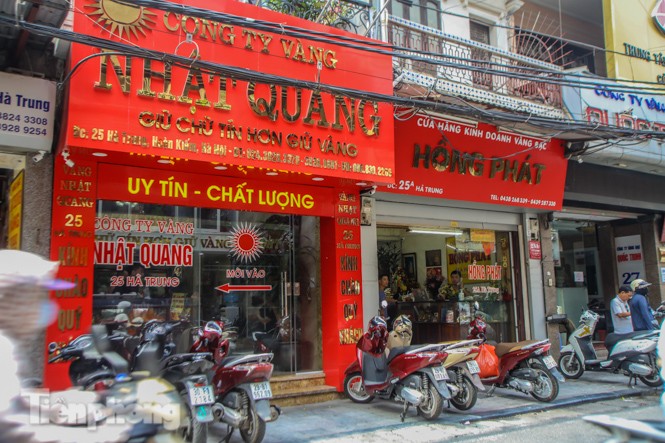 Phố vàng Hà Nội đìu hiu giữa 'cơn bão' giá lịch sử - ảnh 3