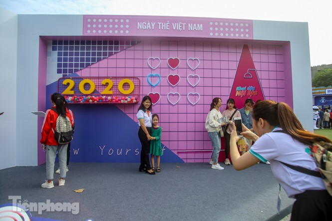 Giới trẻ nườm nượp đến trải nghiệm Ngày thẻ Việt Nam 2020 - ảnh 2