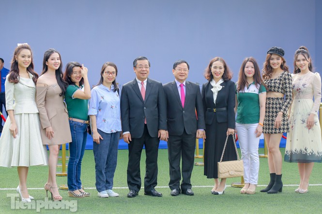 Á hậu Bùi Phương Nga cùng dàn người đẹp trải nghiệm Sóng Festival - ảnh 11