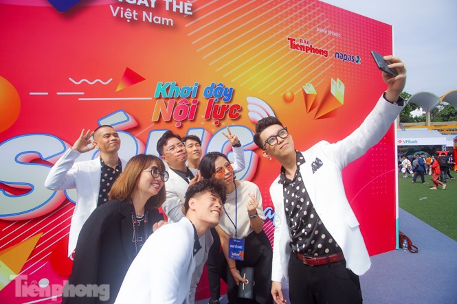 Á hậu Bùi Phương Nga cùng dàn người đẹp trải nghiệm Sóng Festival - ảnh 17