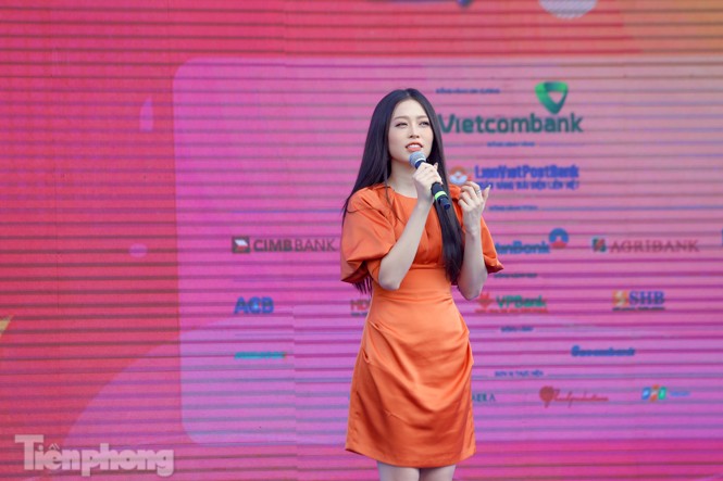 Á hậu Bùi Phương Nga cùng dàn người đẹp trải nghiệm Sóng Festival - ảnh 2