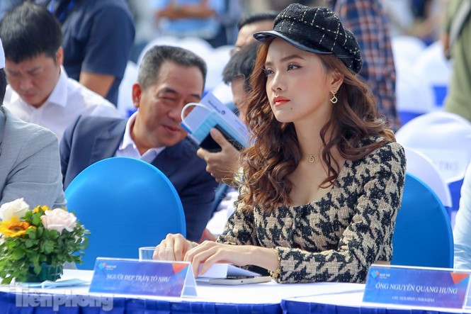 Á hậu Bùi Phương Nga cùng dàn người đẹp trải nghiệm Sóng Festival - ảnh 8