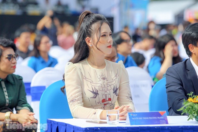 Á hậu Bùi Phương Nga cùng dàn người đẹp trải nghiệm Sóng Festival - ảnh 9