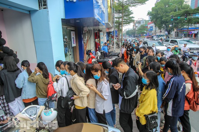 Nơi chen nhau, nơi lác đác vài khách trong ngày Black Friday - ảnh 1