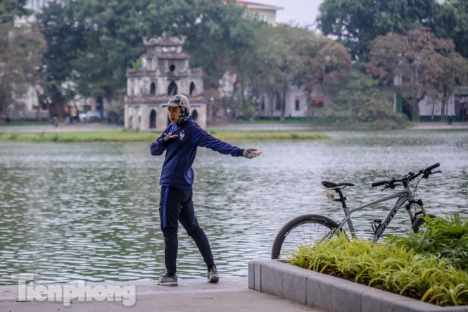 Hà Nội thanh bình trong buổi sáng cuối cùng năm 2020 - ảnh 1