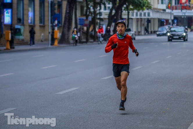 Hà Nội thanh bình trong buổi sáng cuối cùng năm 2020 - ảnh 2