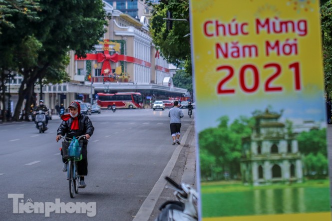 Hà Nội thanh bình trong buổi sáng cuối cùng năm 2020 - ảnh 5